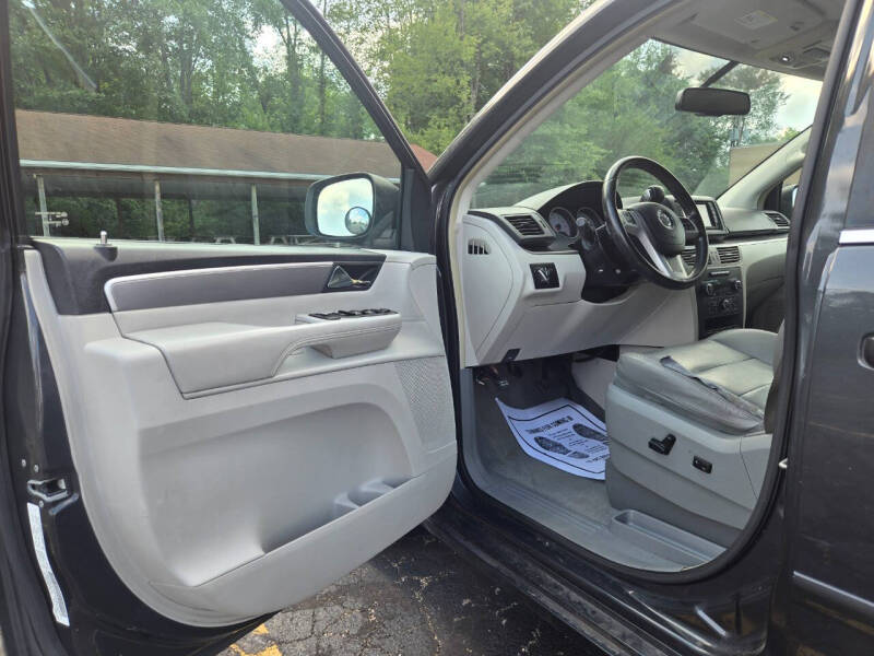 2011 Volkswagen Routan SEL
