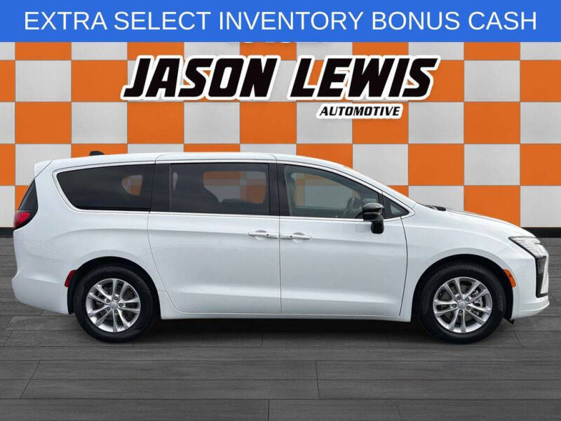 2027 Chrysler Pacifica Select