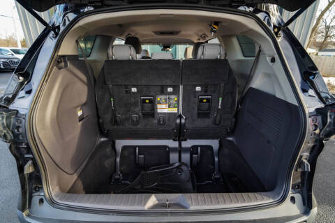 2022 Toyota Sienna LE 8-Passenger