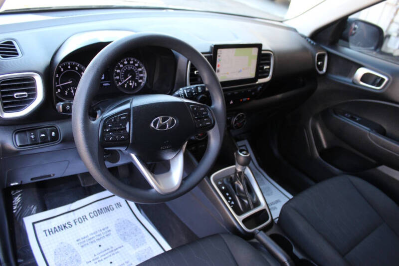 2022 Hyundai Venue SE