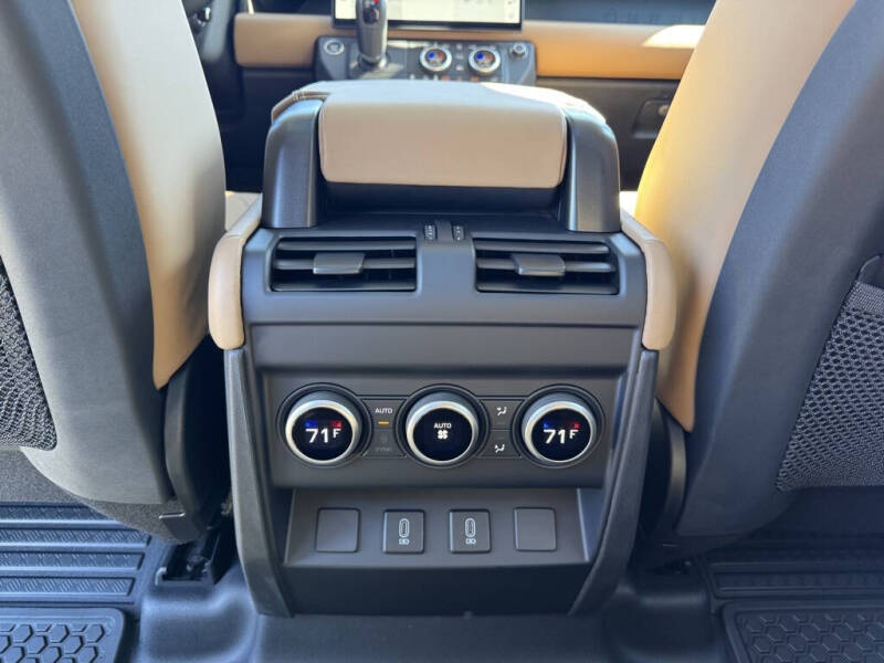 2026 Land Rover Defender 110 P300 S