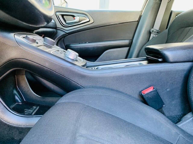 2016 Chrysler 200 Limited