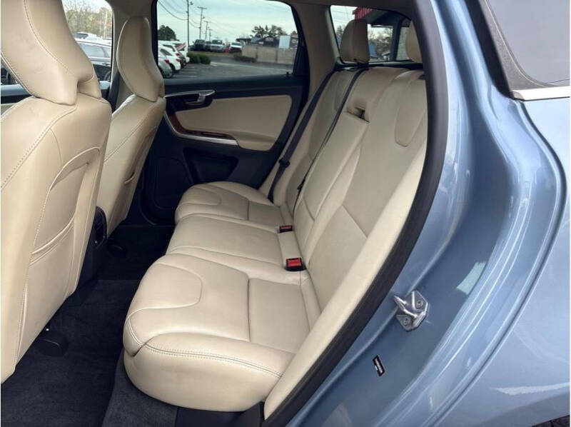 2017 Volvo XC60 T5 Inscription