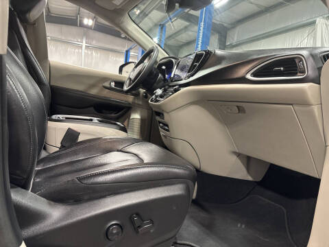 2022 Chrysler Pacifica Touring L