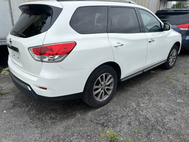 2016 Nissan Pathfinder SV