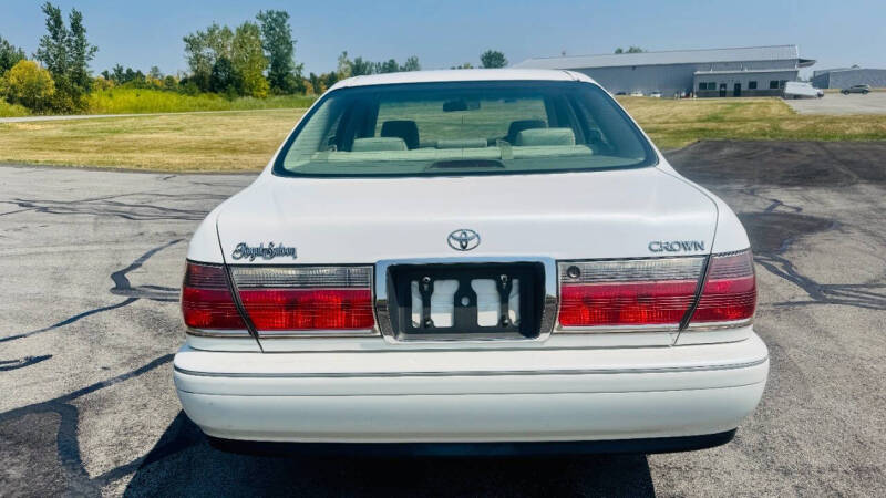 2000 Toyota Crown