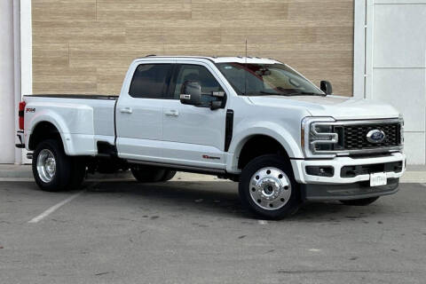 2025 Ford F-450 Super Duty Platinum