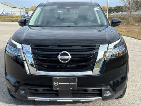 2022 Nissan Pathfinder SL