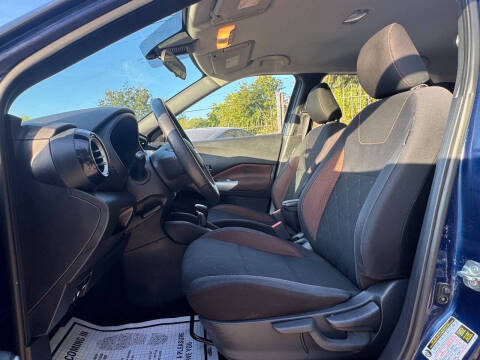 2020 Nissan Kicks SR