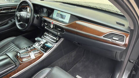 2017 Genesis G90