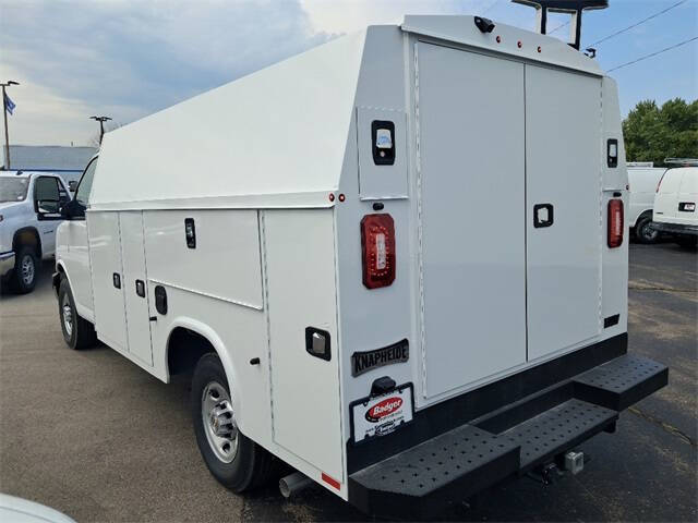 2025 Chevrolet Express 3500