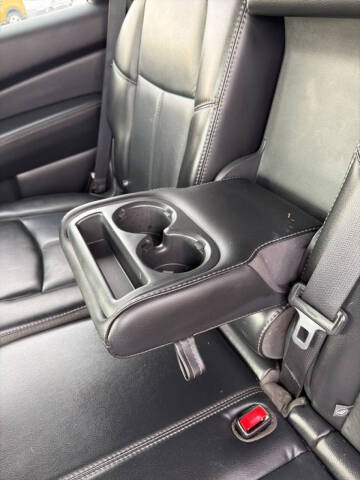 2017 Nissan Pathfinder SL