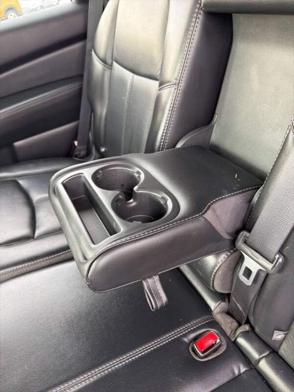 2017 Nissan Pathfinder SL