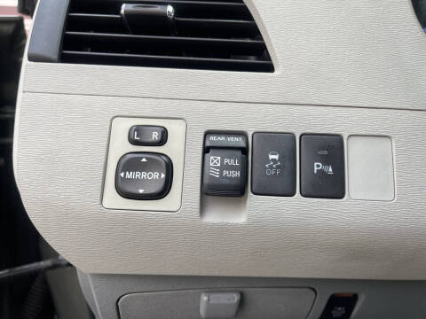 2011 Toyota Sienna XLE 7-Passenger Auto Access Seat