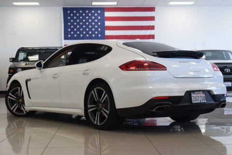 2016 Porsche Panamera 4