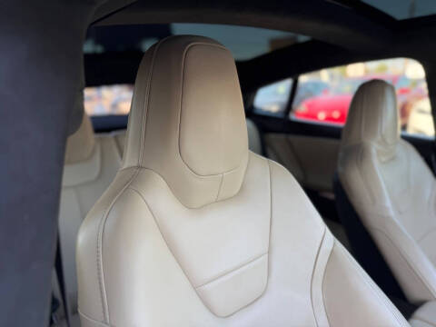2016 Tesla Model S 90D