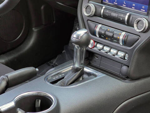 2022 Ford Mustang EcoBoost