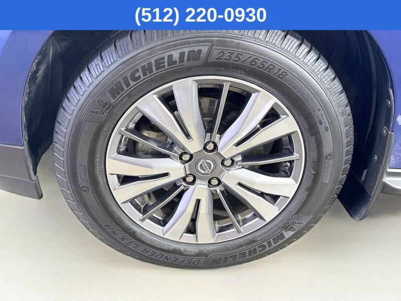 2018 Nissan Pathfinder SV