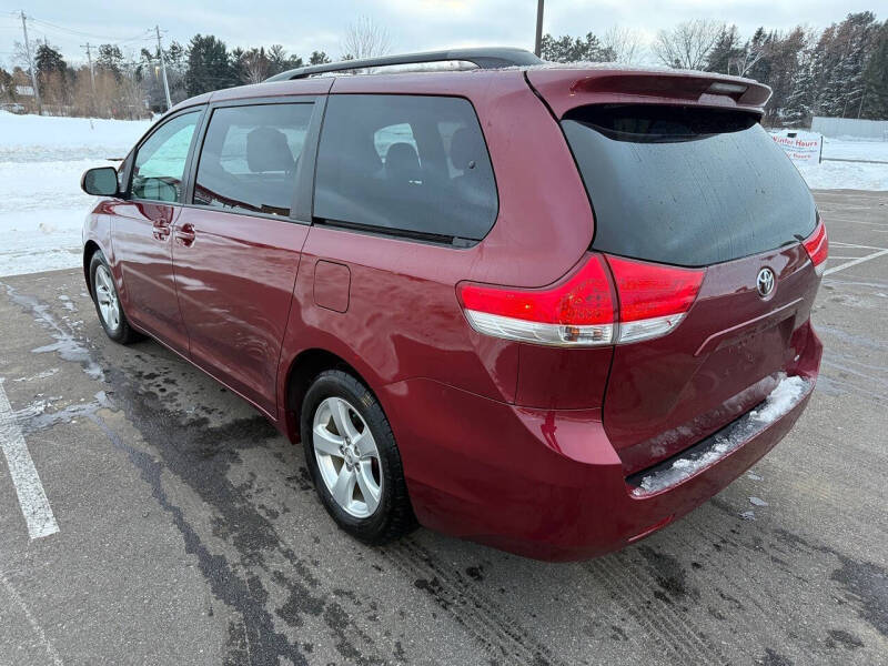 2014 Toyota Sienna LE 8-Passenger