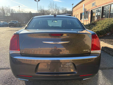 2016 Chrysler 300 C