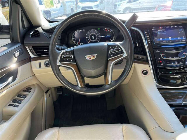 2018 Cadillac Escalade ESV Luxury