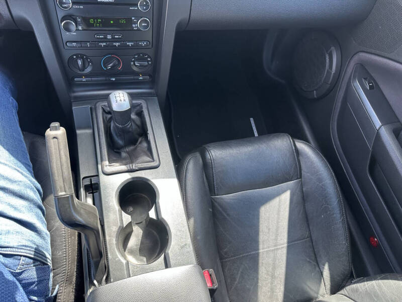 2008 Ford Mustang V6 Deluxe