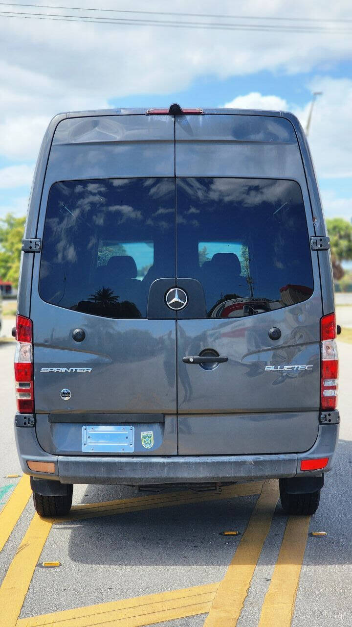 2015 Mercedes-Benz Sprinter  - $22,900