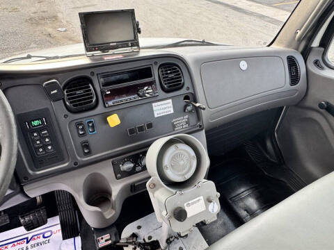 2019 Freightliner M2 106