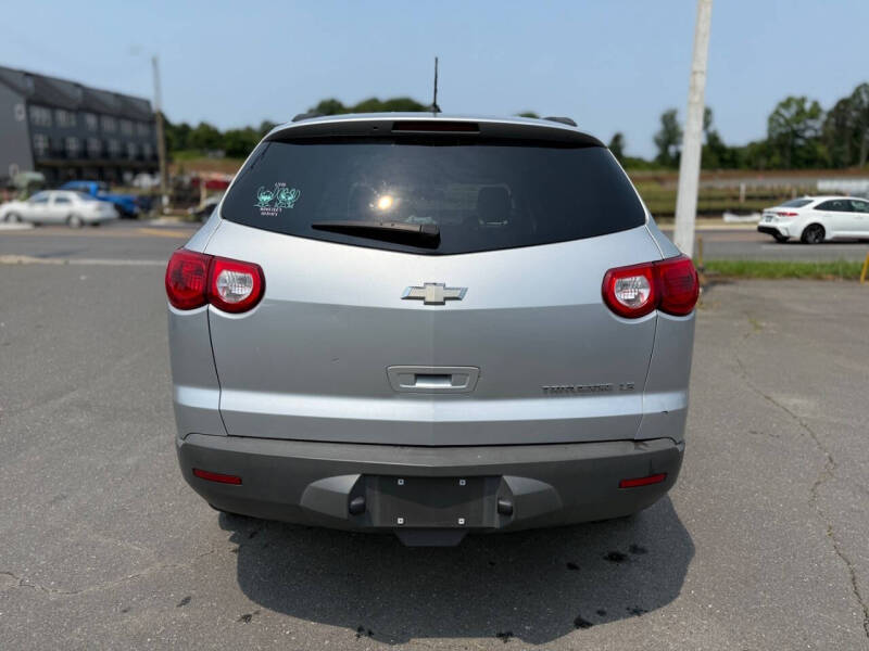 2011 Chevrolet Traverse LS