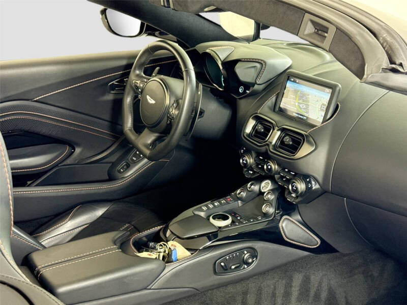 2022 Aston Martin Vantage