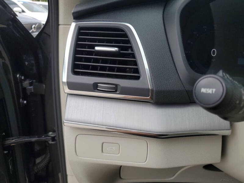 2024 Volvo XC90 B5 Core Bright Theme