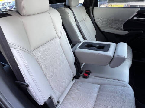 2025 Mitsubishi Outlander SEL Platinum Edition