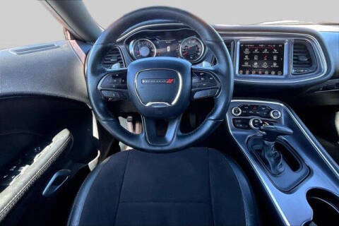 2017 Dodge Challenger 392 HEMI Scat Pack Shaker