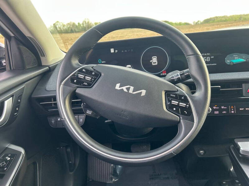 2024 Kia EV6 Light