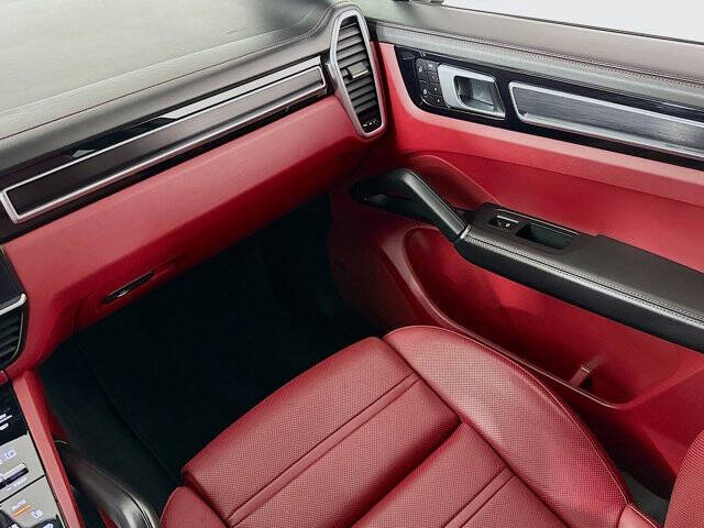 2022 Porsche Cayenne GTS