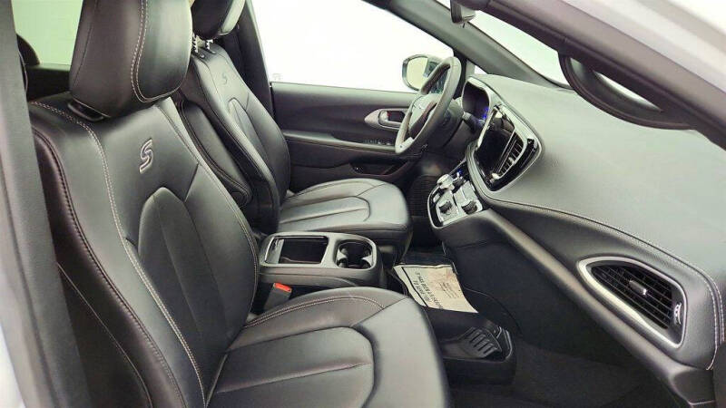 2024 Chrysler Pacifica Plug-In Hybrid