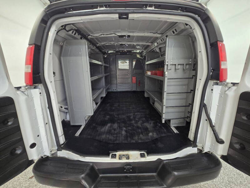 2022 GMC Savana 2500