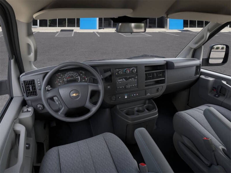 2025 Chevrolet Express 2500