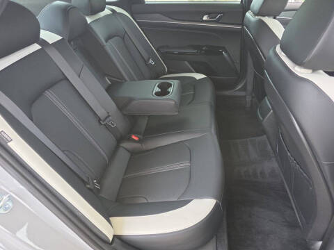 2025 Kia K5