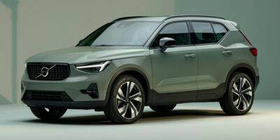 2024 Volvo XC40 B5 Plus Bright Theme