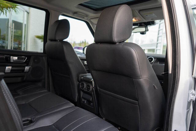 2016 Land Rover LR4 28