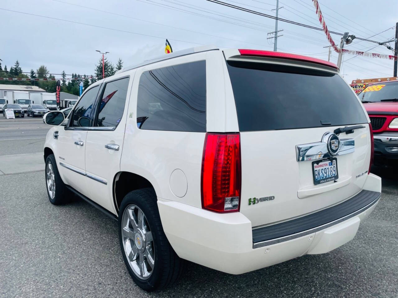 2011 Cadillac Escalade Hybrid for sale at New Creation Auto Sales in Everett, WA