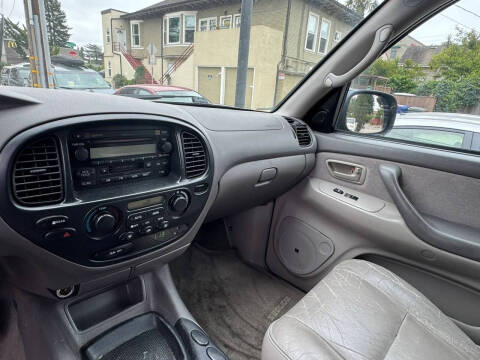 2003 Toyota Sequoia SR5