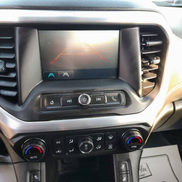 2017 GMC Acadia SLE-2