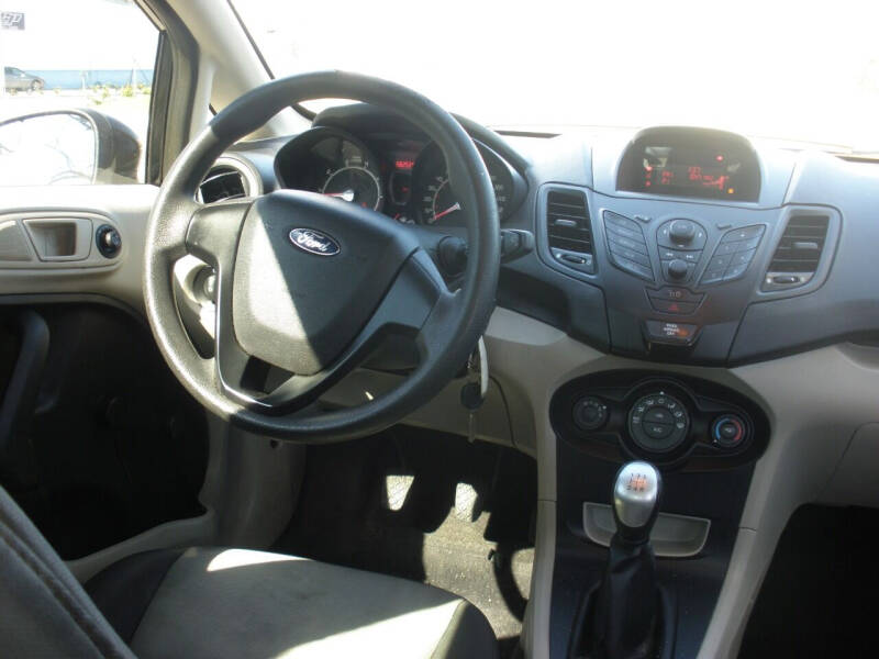 2012 Ford Fiesta S