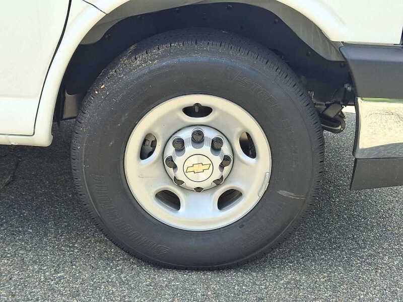 2025 Chevrolet Express 2500