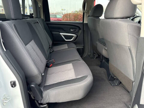 2024 Nissan Titan SV