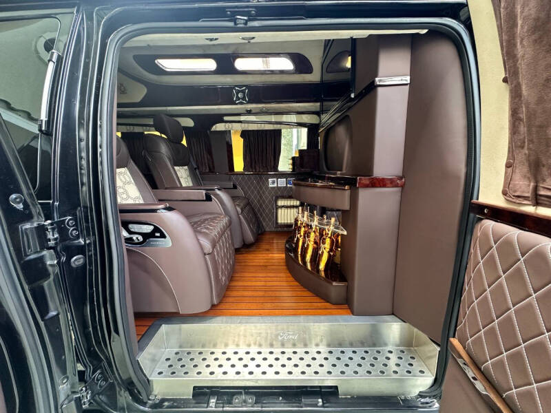 2010 Ford E-Series E-350 SD XLT