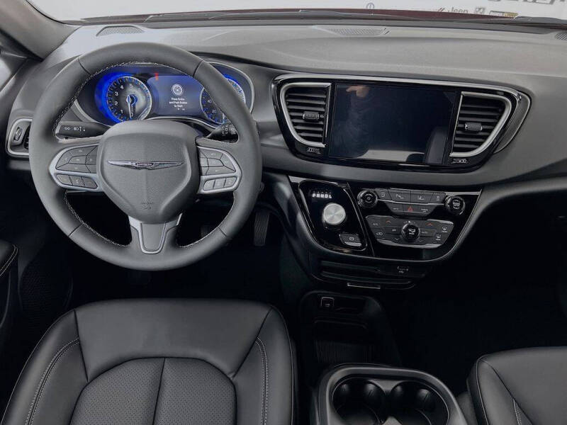 2026 Chrysler Voyager LX