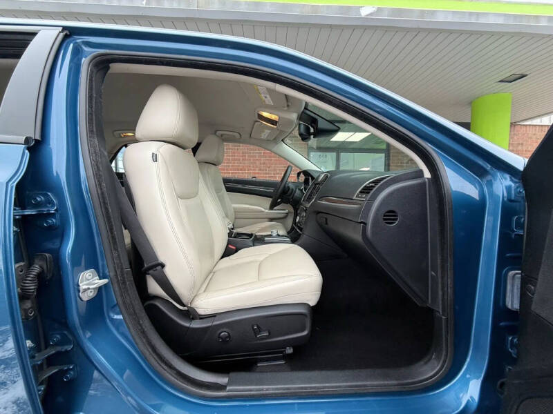 2022 Chrysler 300 Touring L